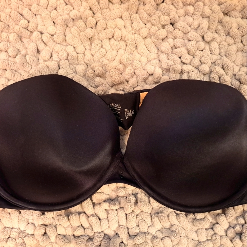 Victoria Secret Bio Fit Strapless Bra